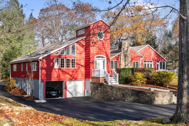 $1,374,000 | 381 West Mountain Road, Ridgefield, CT 06877