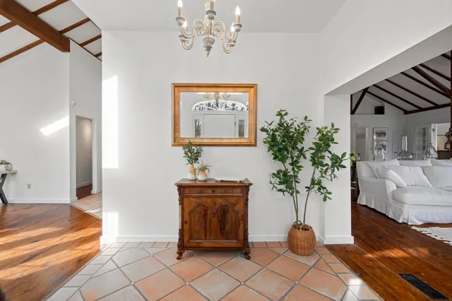 $1,374,000 | 381 West Mountain Road, Ridgefield, CT 06877