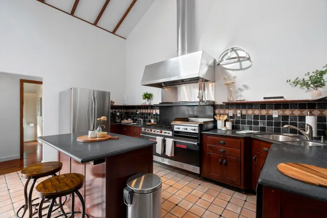 $1,374,000 | 381 West Mountain Road, Ridgefield, CT 06877