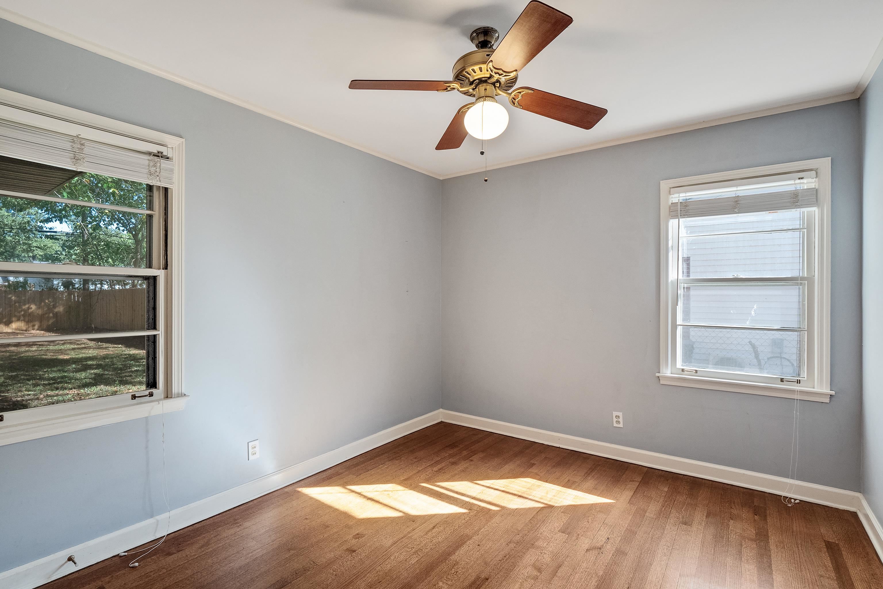 1216 West Perkins Road Memphis, TN 38117 - Photo 25 of 30 an empty room with a window