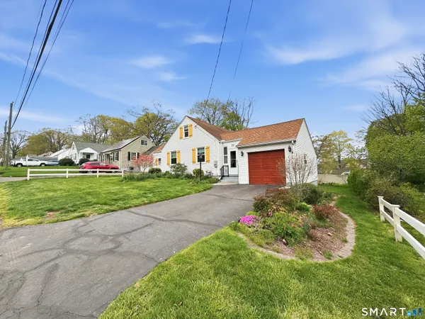 $300,000 | 100 Yale Acres Road, Meriden, CT 06450