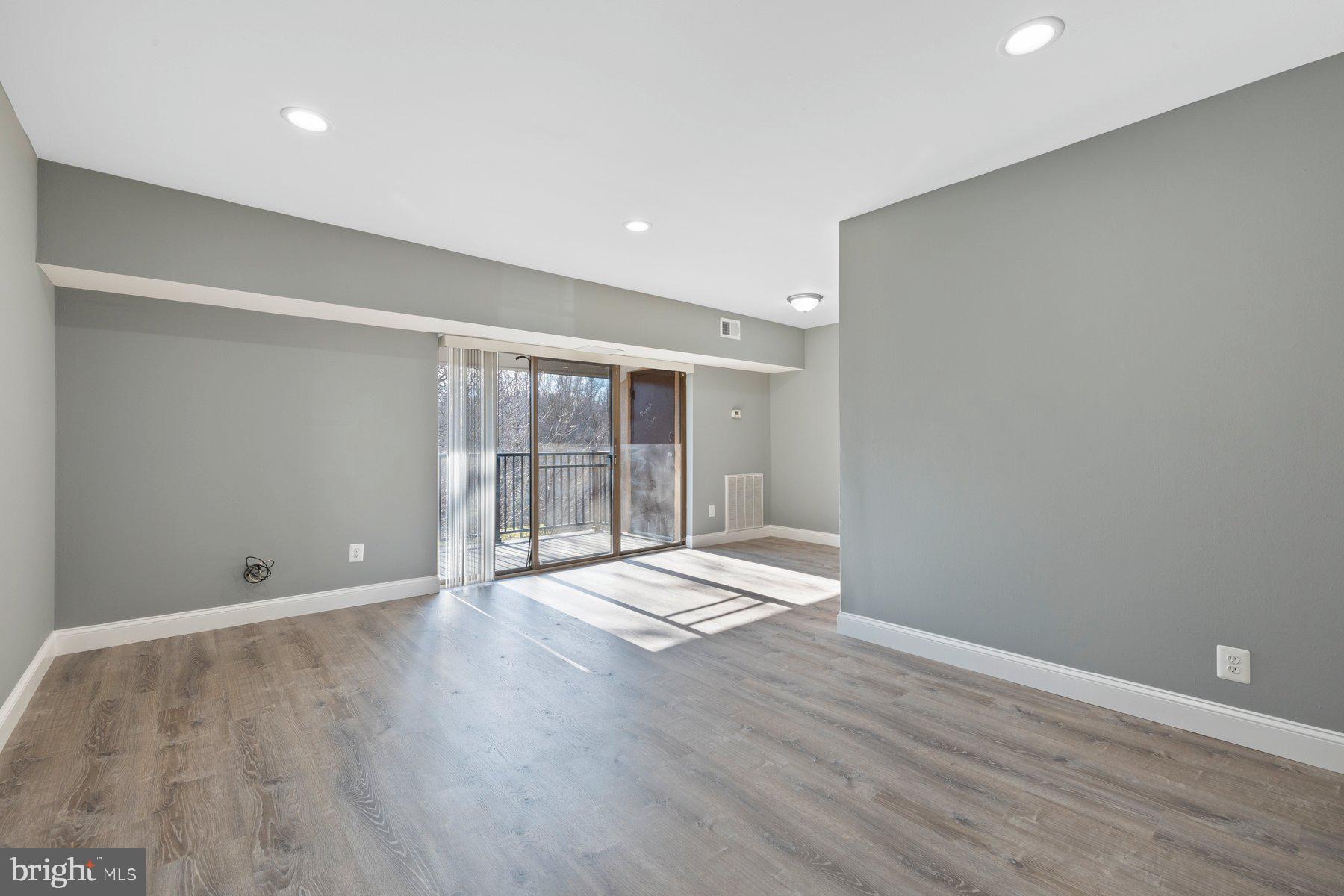 11613 Stoneview Square, Unit 21C Reston, VA 20191 - Photo 13 of 32