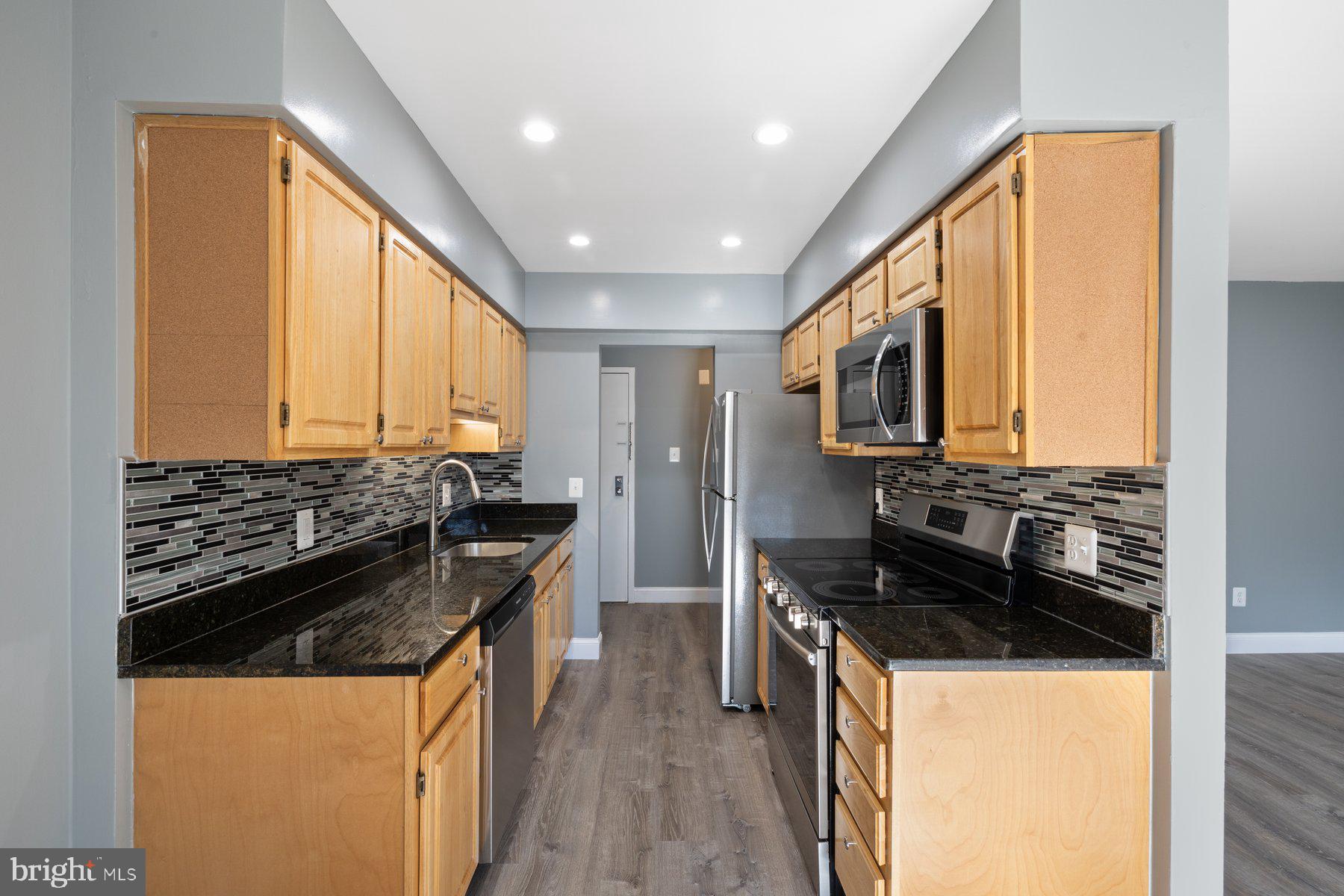 11613 Stoneview Square, Unit 21C Reston, VA 20191 - Photo 7 of 32