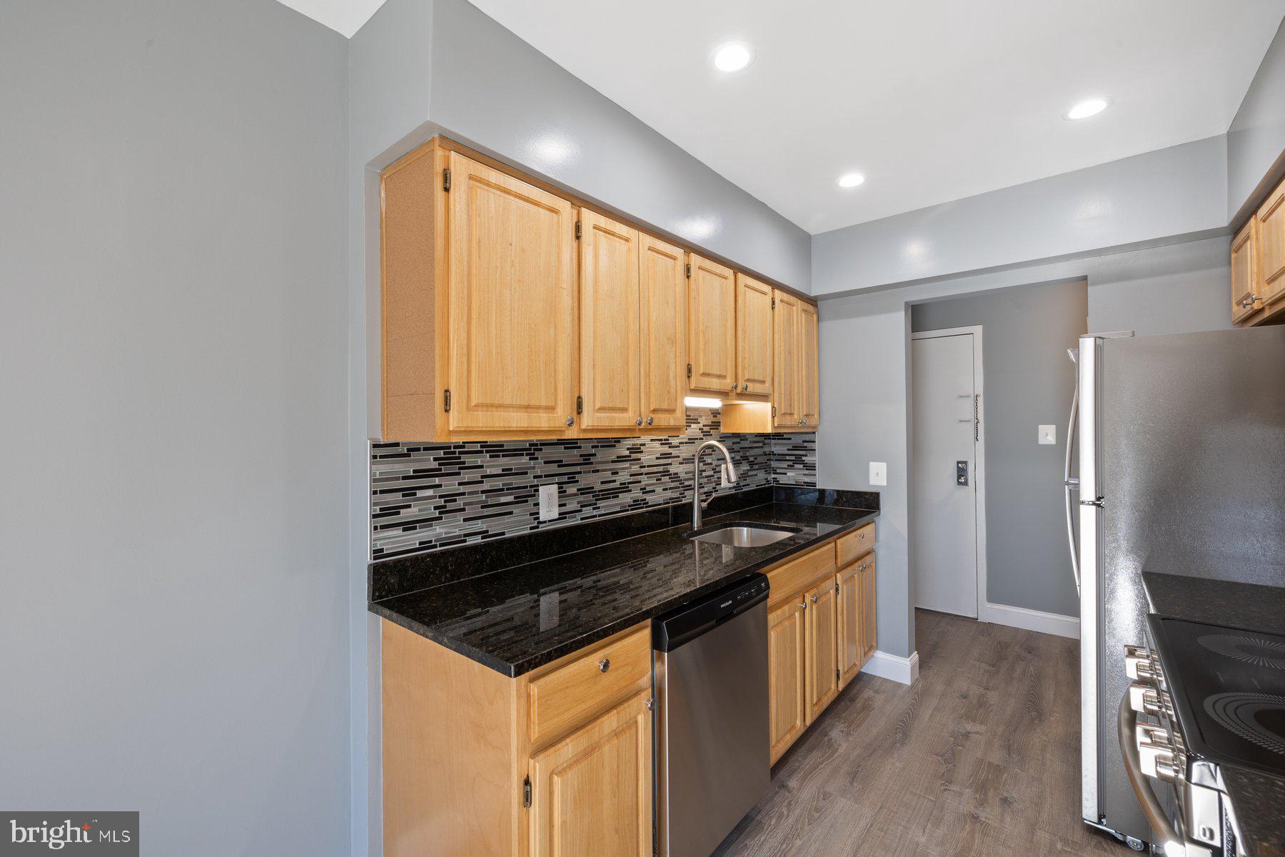 11613 Stoneview Square, Unit 21C Reston, VA 20191 - Photo 9 of 32