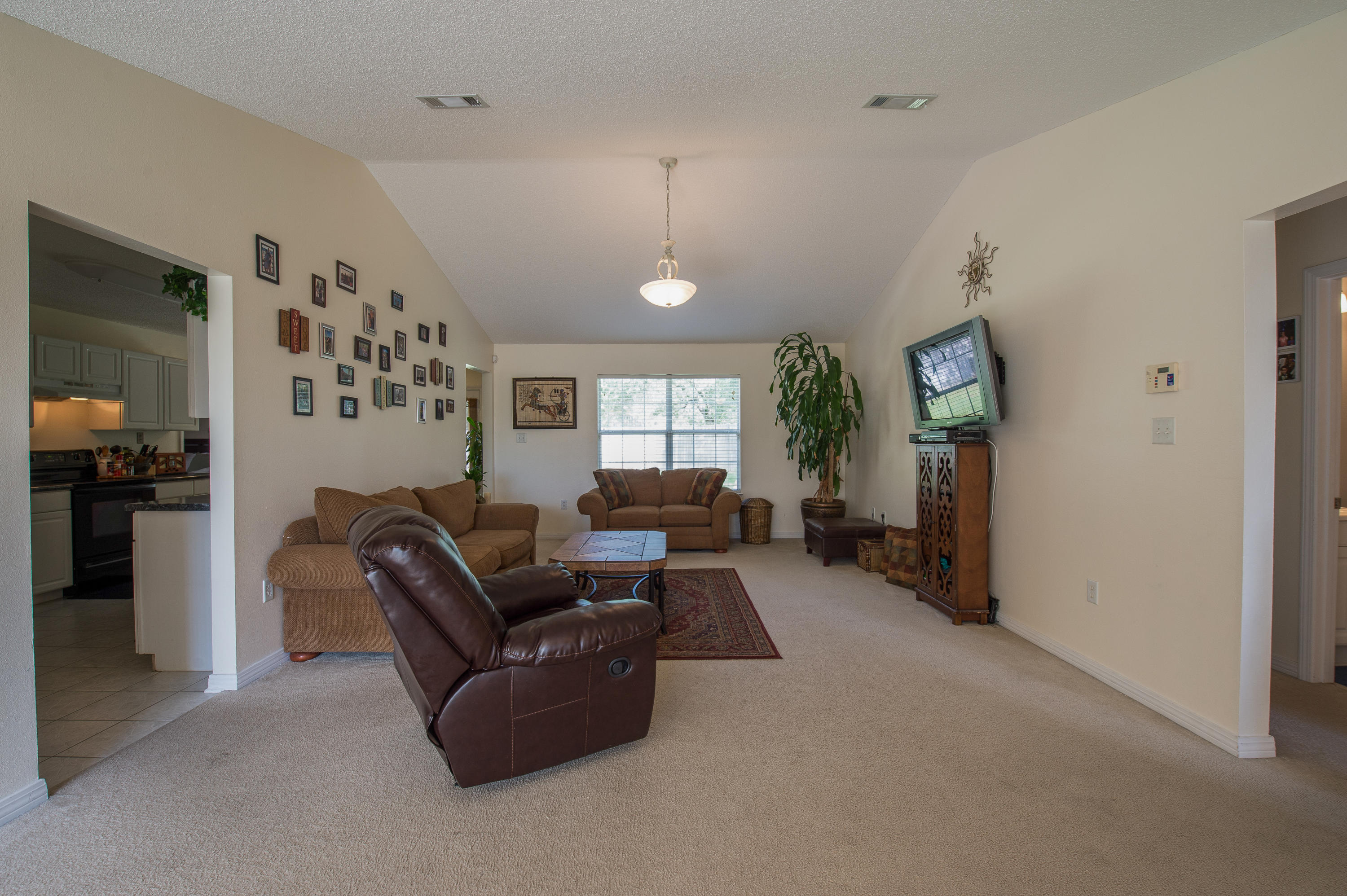 4780 Balboa Road Crestview, FL 32539 - Photo 4 of 31 Gallery Image 4