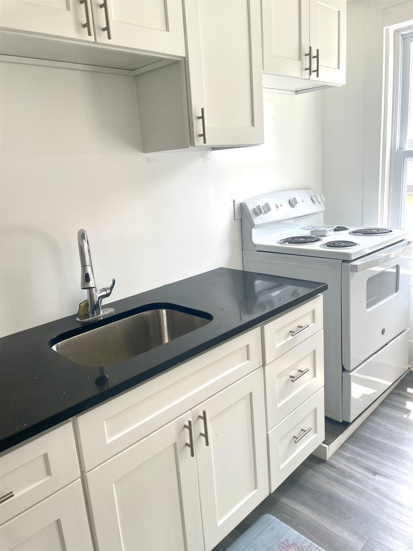 16-18 Myrtle Street Exeter, NH 03833 - Photo 2 of 6