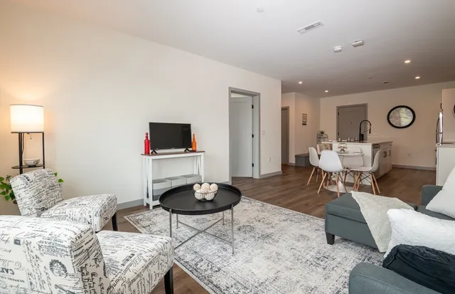 $680,000 | 203 Lowell Street, Unit 304, Wilmington, MA 01887