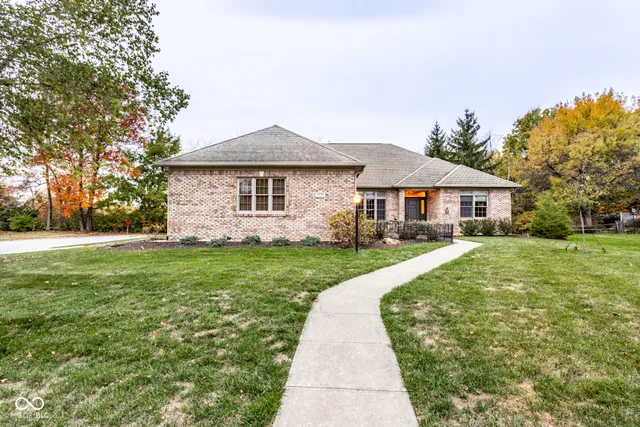 $392,500 | 6562 English Oak Lane, Avon, IN 46123