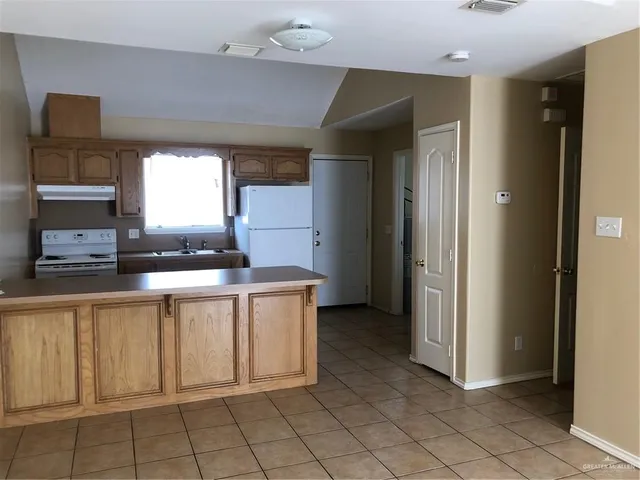 $690 | 804 North Cross Lane, Unit 6, Edinburg, TX 78541