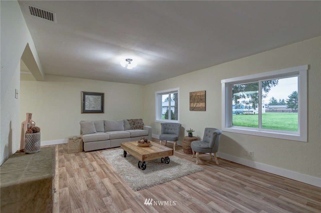 280 West Pole Road Lynden, WA 98264 - Photo 2 of 25