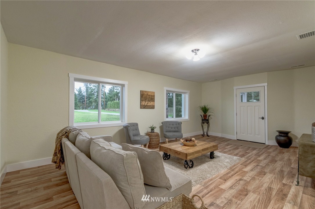 280 West Pole Road Lynden, WA 98264 - Photo 3 of 25