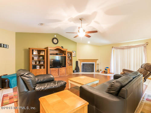 13020 Lanier Road Jacksonville, FL 32226 - Photo 5 of 30 AD77789C-A205-4A4D-923A-4C7DEC9AFC4E