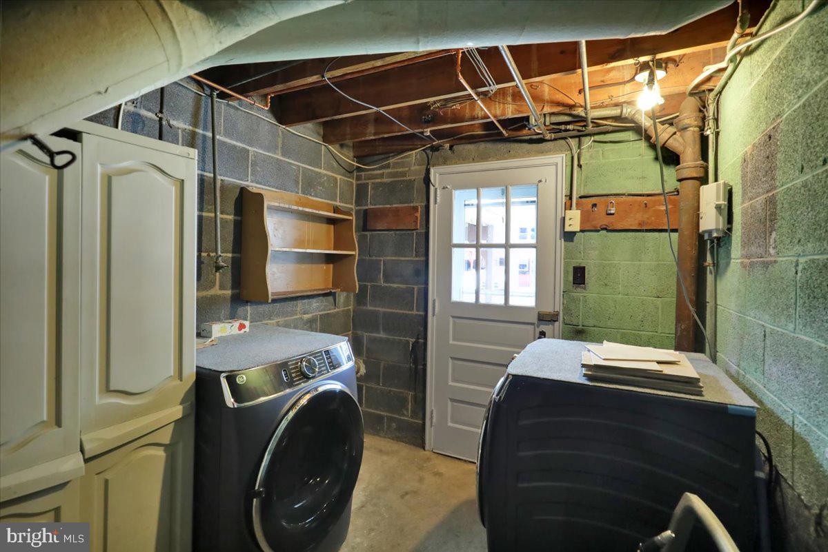 309 Sycamore Road Reading, PA 19611 - Photo 15 of 18 New washer & dryer included