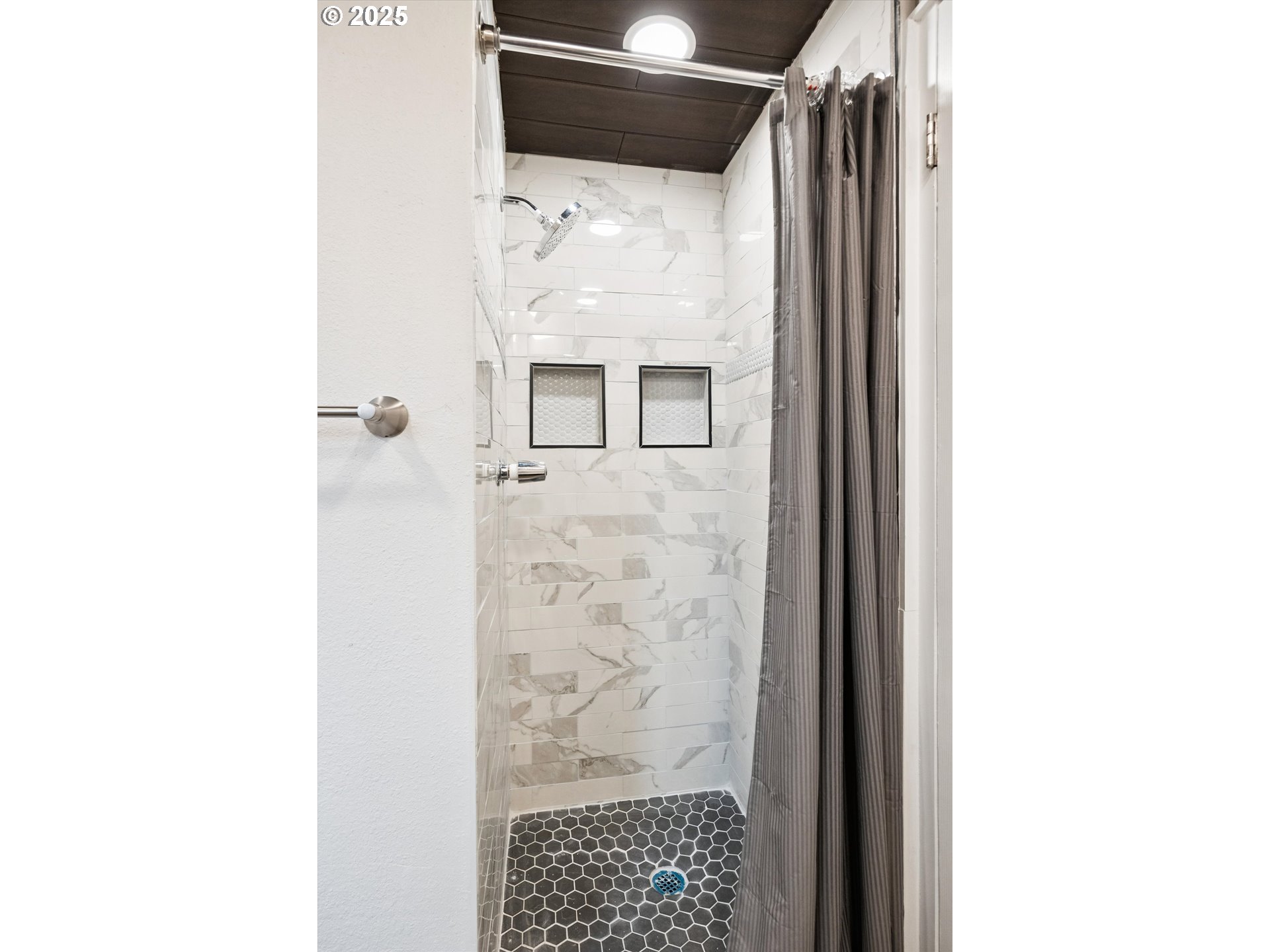 10701 Southeast Highway 212, Unit P6 Clackamas, OR 97015 - Photo 22 of 42 a bathroom with a shower and a sink