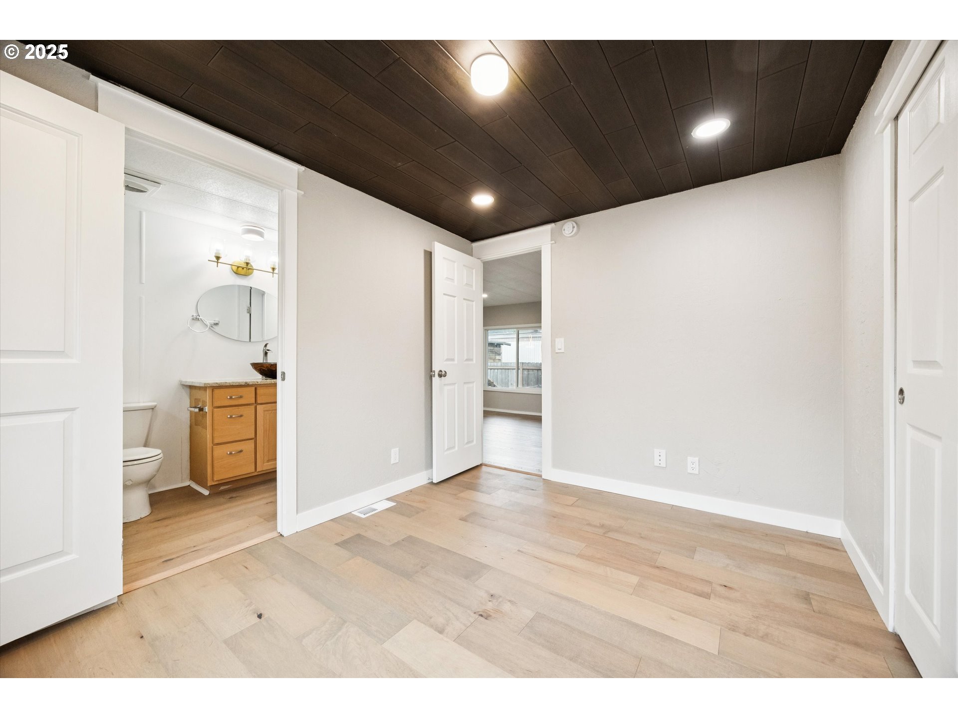 10701 Southeast Highway 212, Unit P6 Clackamas, OR 97015 - Photo 23 of 42 a view of livingroom