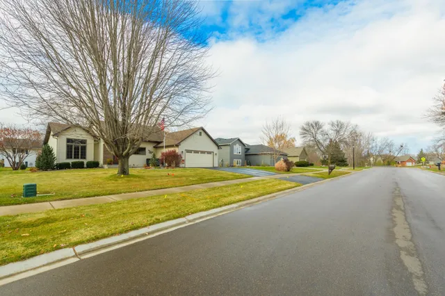$429,999 | 17295 Fieldcrest Avenue, Farmington, MN 55024