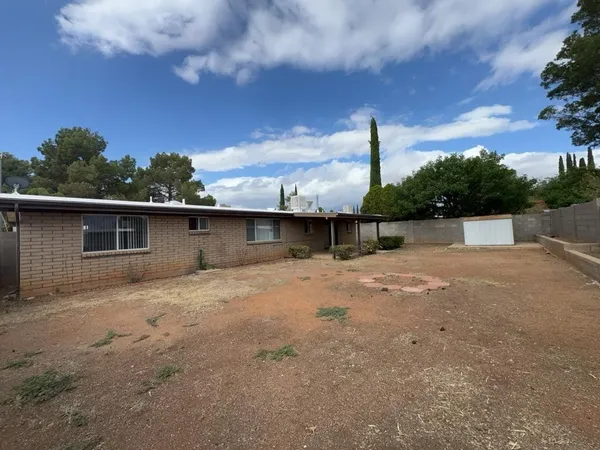 $1,550 | 3733 Sparrow Drive, Sierra Vista, AZ 85635