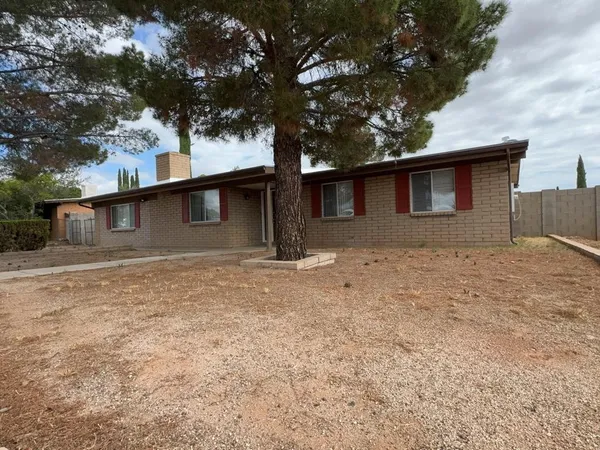 $1,550 | 3733 Sparrow Drive, Sierra Vista, AZ 85635
