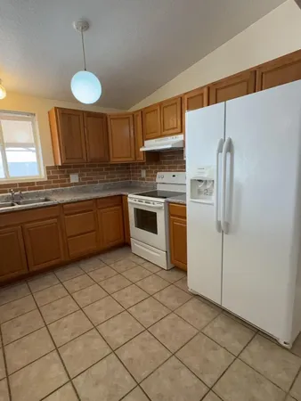 $1,550 | 3733 Sparrow Drive, Sierra Vista, AZ 85635