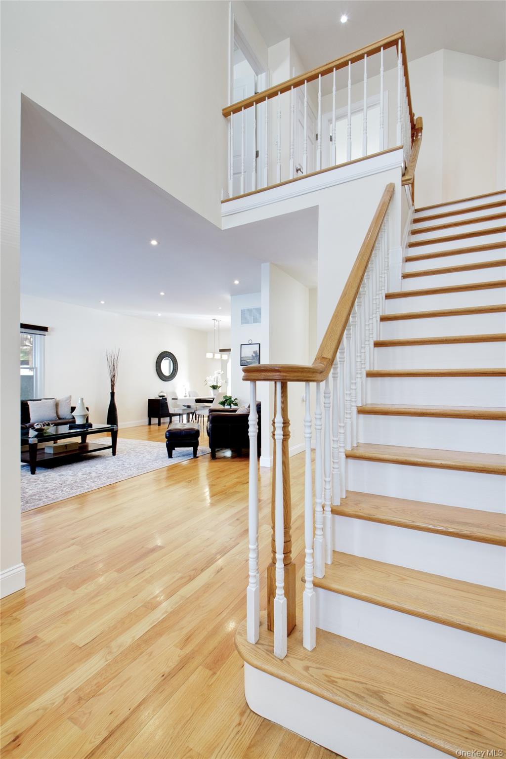 9 Revere Road Port Washington, NY 11050 - Photo 15 of 26