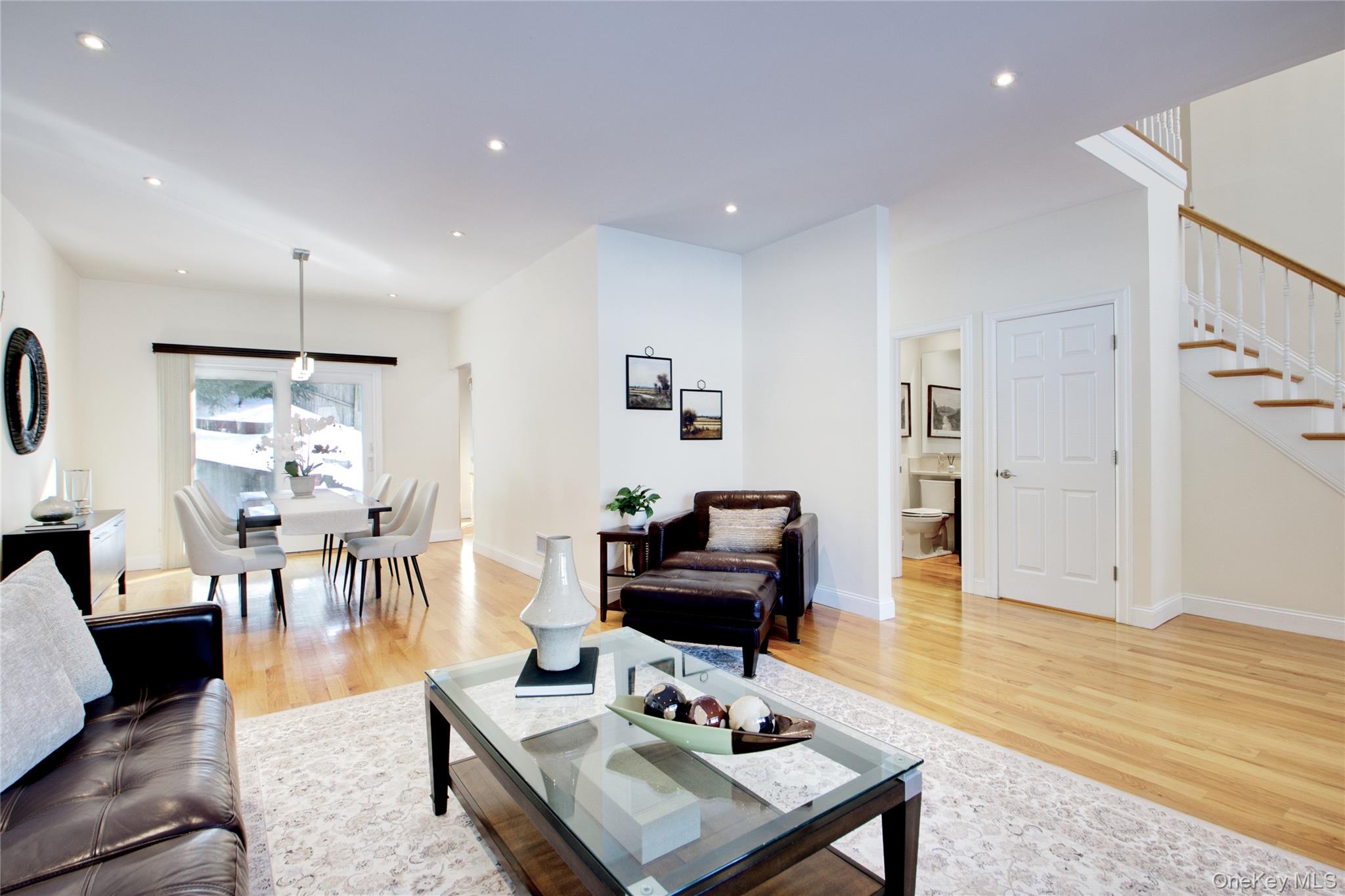 9 Revere Road Port Washington, NY 11050 - Photo 4 of 26