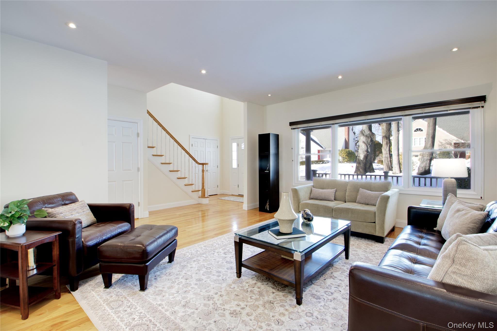 9 Revere Road Port Washington, NY 11050 - Photo 6 of 26