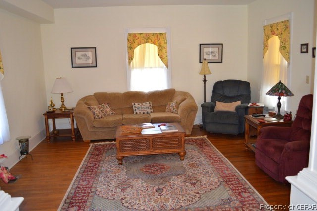 532 Main Street Reedville, VA 22539 - Photo 13 of 27 Living Room