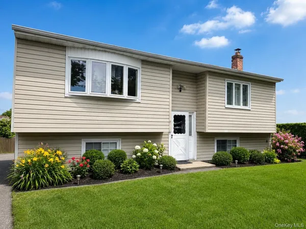 $699,999 | 27 Pine Road, Amityville, NY 11701