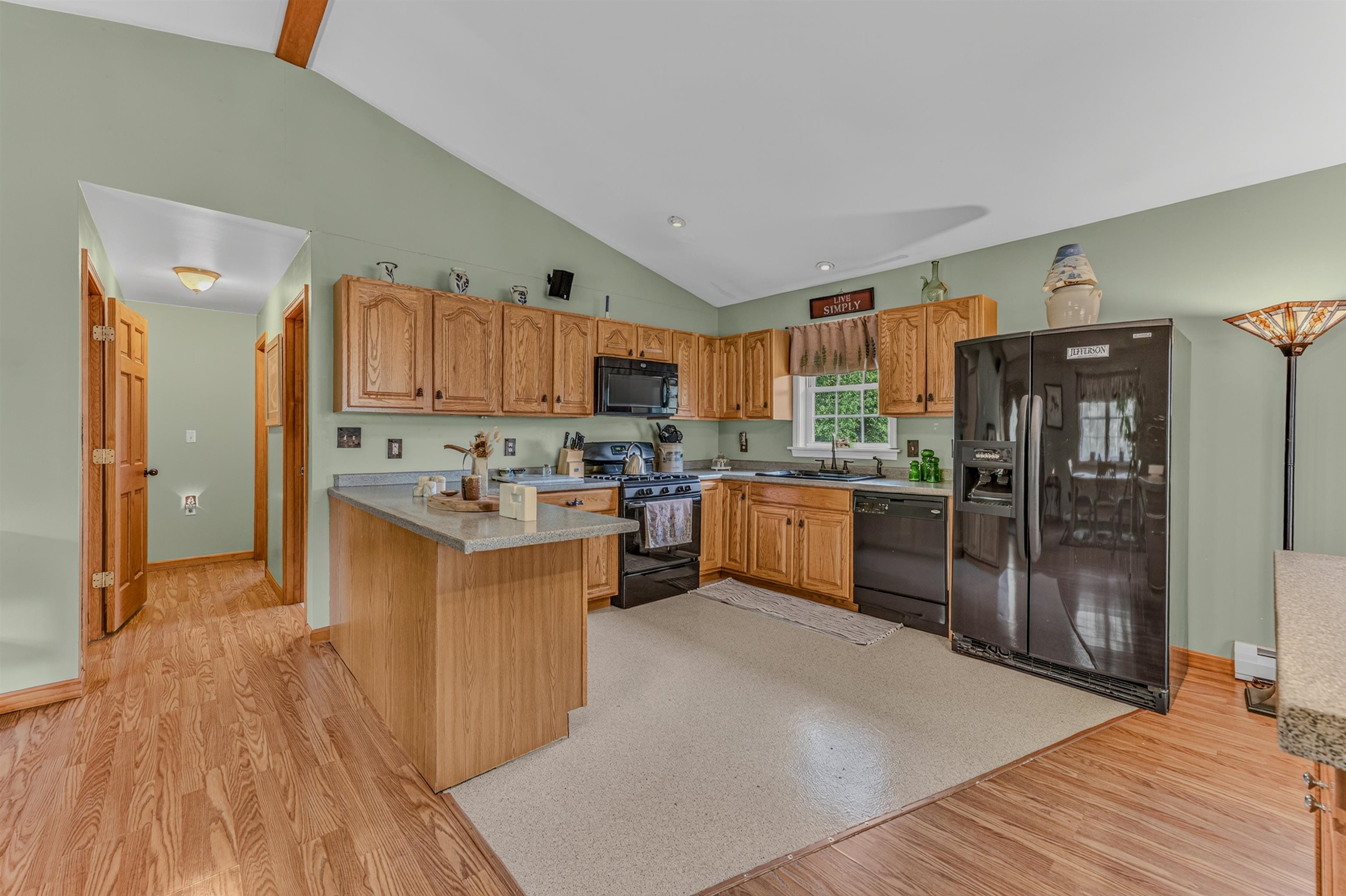 187 Whipple Road Jefferson, NH 03583 - Photo 16 of 46 Gallery Image 16