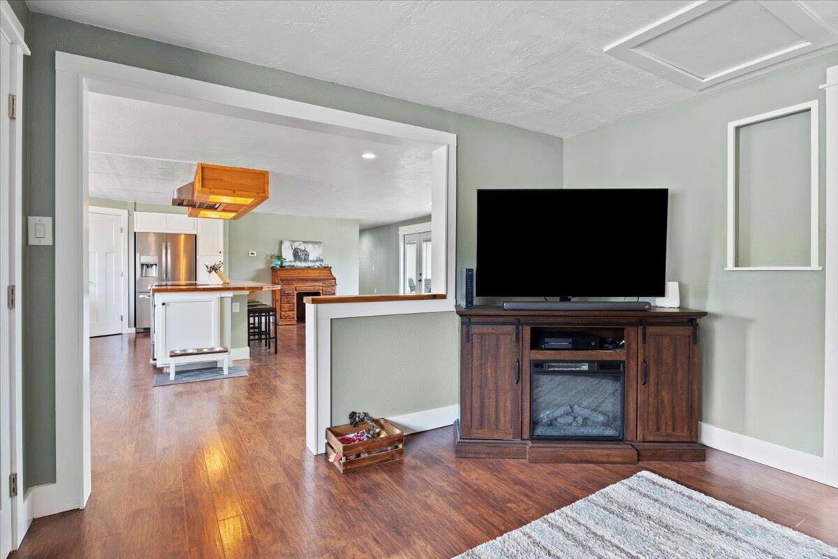 22835 Rodeo Court Bend, OR 97701 - Photo 11 of 51 23-22835 Rodeo Ct-23