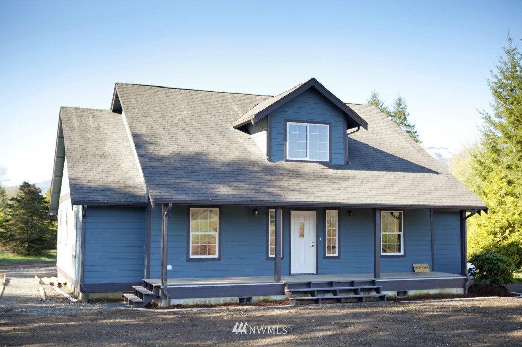 5631 Lind Road Deming, WA 98244 - Photo 2 of 19