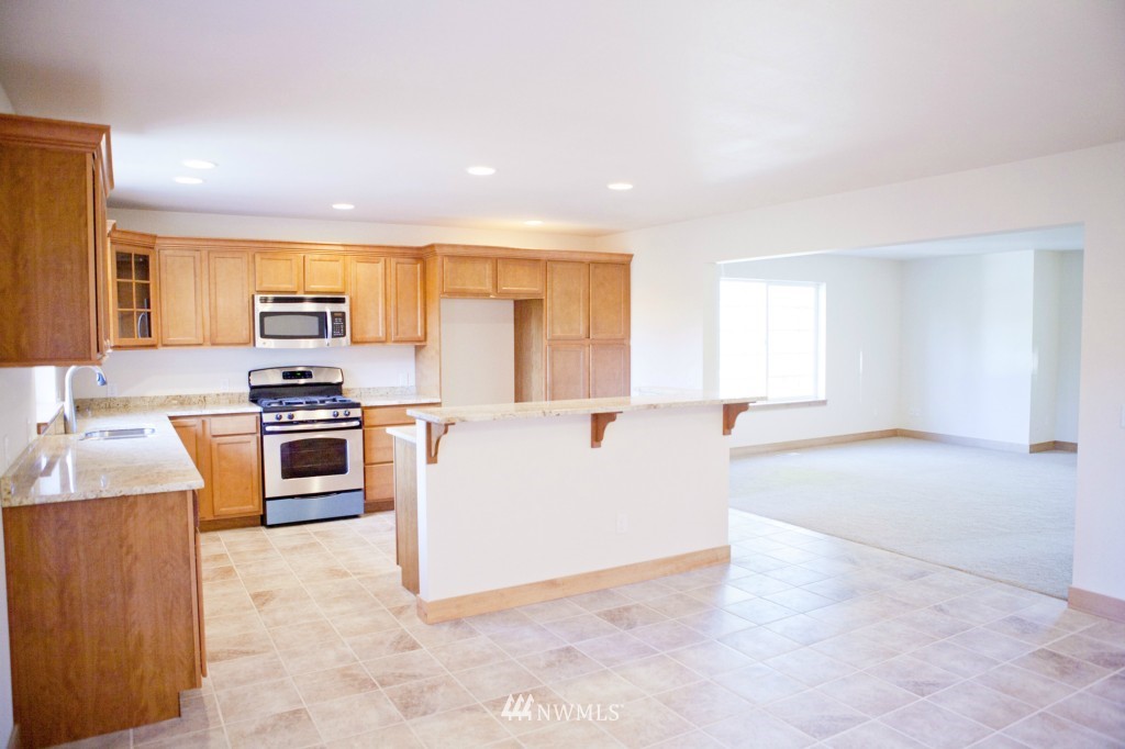5631 Lind Road Deming, WA 98244 - Photo 4 of 19