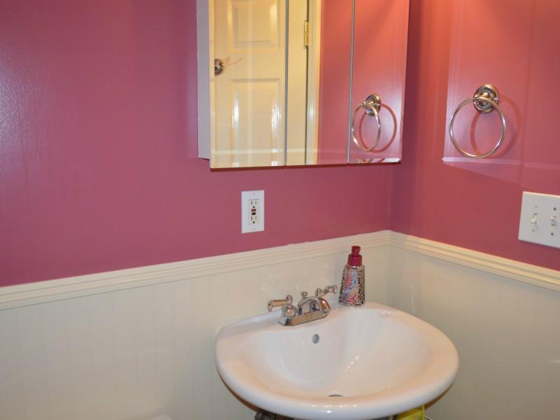 32 Western Promenade Paris, ME 04281 - Photo 20 of 35 Bathroom.