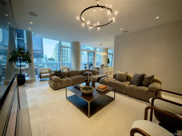 $125,000 | 20 West 53rd Street, Unit 18 B/C | Midtown Central