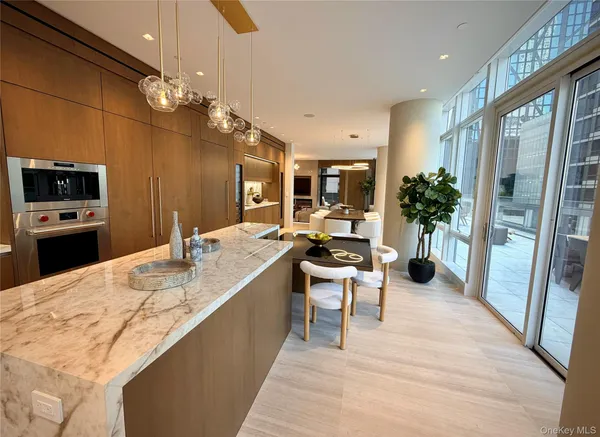 $125,000 | 20 West 53rd Street, Unit 18 B/C | Midtown Central