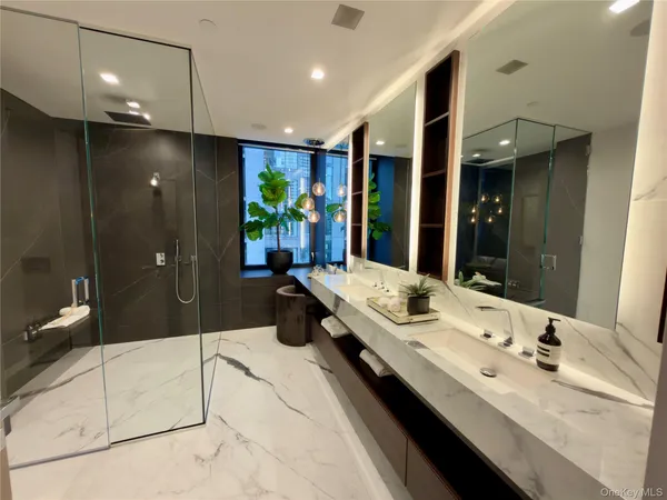 $125,000 | 20 West 53rd Street, Unit 18 B/C | Midtown Central