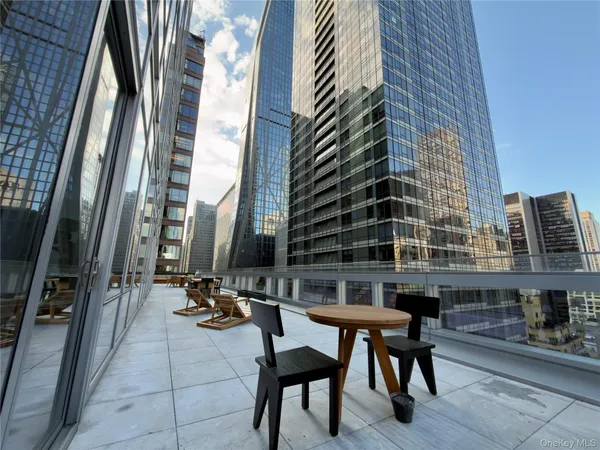 $125,000 | 20 West 53rd Street, Unit 18 B/C | Midtown Central