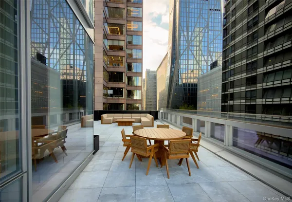 $125,000 | 20 West 53rd Street, Unit 18 B/C | Midtown Central
