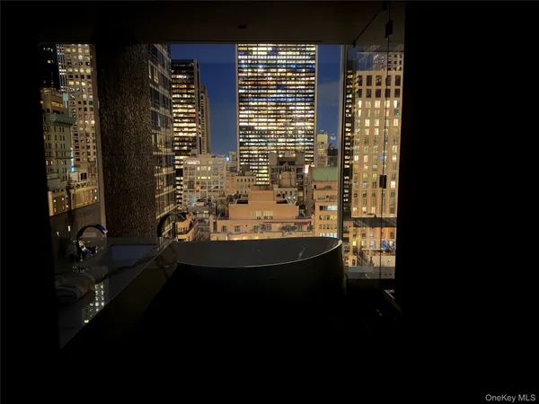 $125,000 | 20 West 53rd Street, Unit 18 B/C | Midtown Central