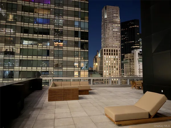 $125,000 | 20 West 53rd Street, Unit 18 B/C | Midtown Central