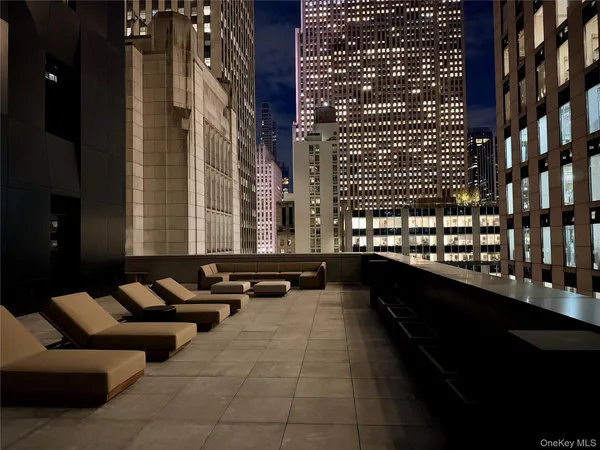 $125,000 | 20 West 53rd Street, Unit 18 B/C | Midtown Central