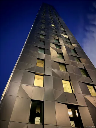 $125,000 | 20 West 53rd Street, Unit 18 B/C | Midtown Central