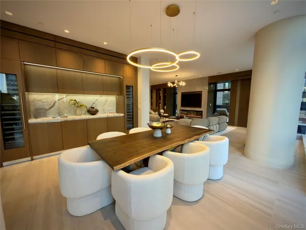 $125,000 | 20 West 53rd Street, Unit 18 B/C | Midtown Central