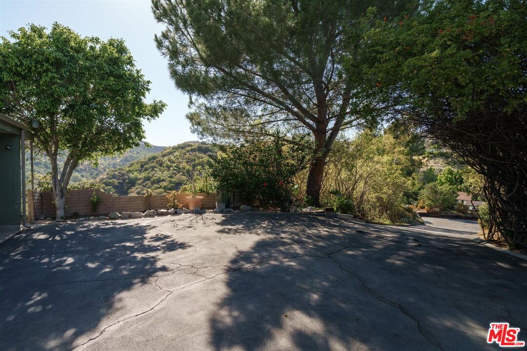 2885 Edgewick Road Glendale, CA 91206 - Photo 59 of 75