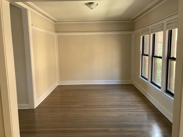 $2,395 | 2418 North Sawyer Avenue, Unit 2W, Chicago, IL 60647