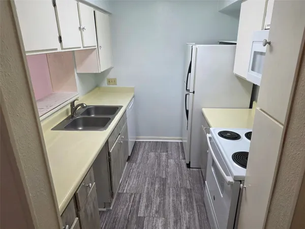$1,345 | 3025 Walnut Bend Lane, Unit 21, Houston, TX 77042