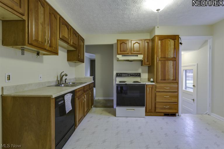 29511 Ridge Road Wickliffe, OH 44092 - Photo 9 of 23 Gallery Image 9