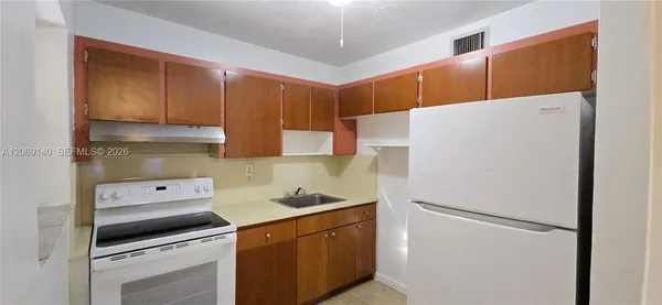 $1,995 | 718 Southeast 8th Street, Unit 6, Hialeah, FL 33010