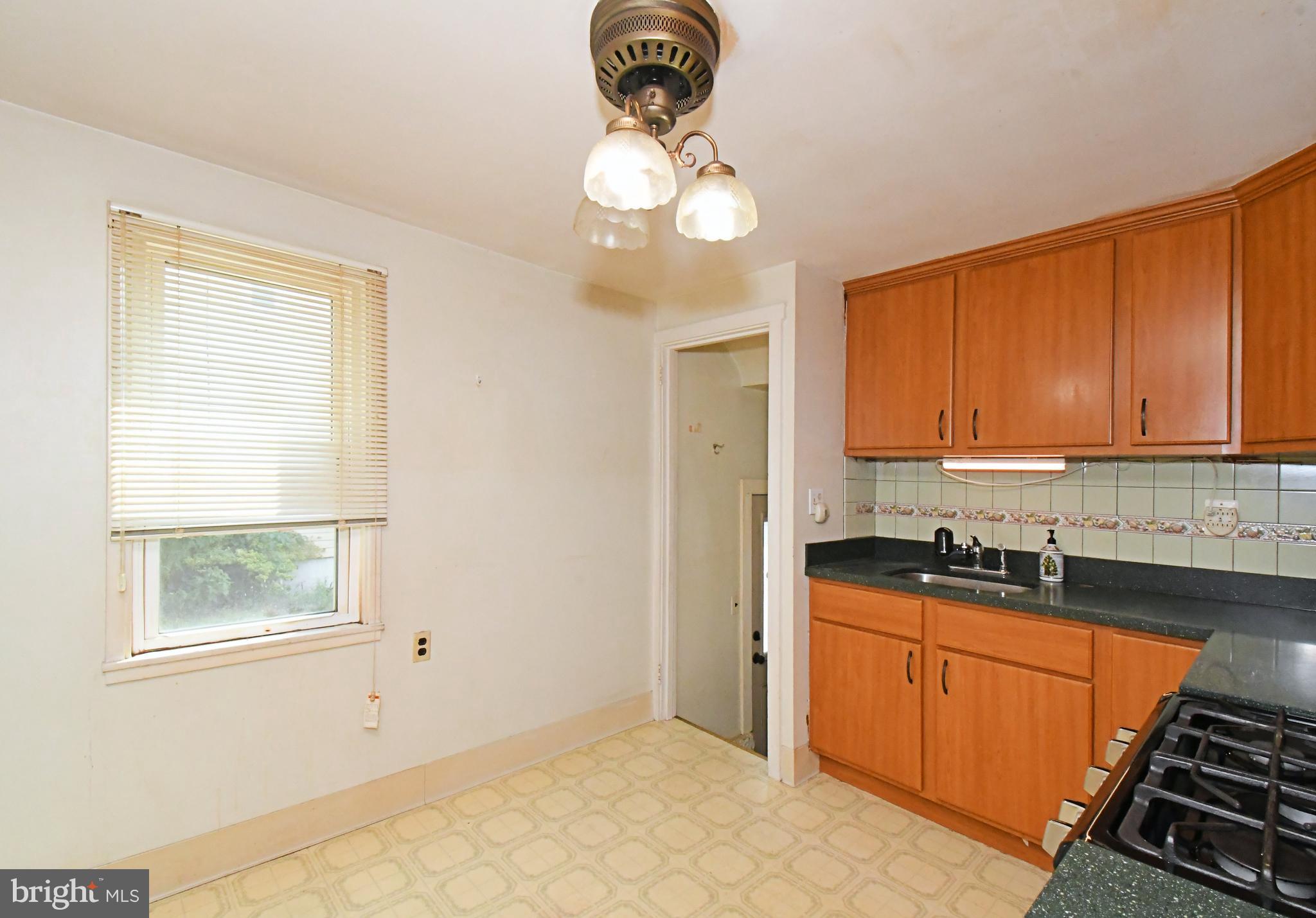 889 Old Lancaster Road Berwyn, PA 19312 - Photo 13 of 37 Gallery Image 13