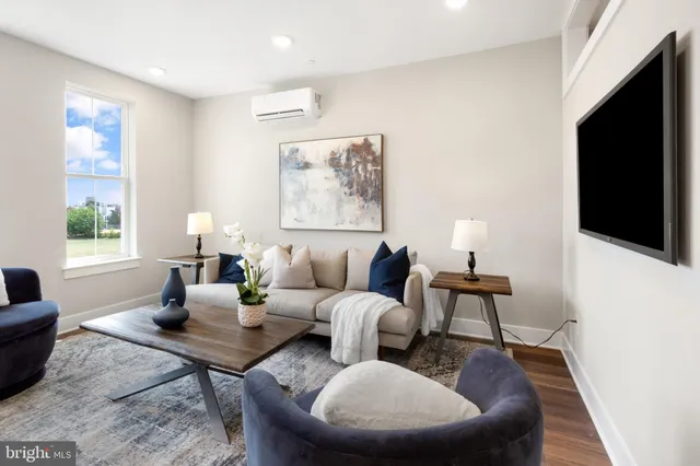 $1,295 | 1924 North Front Street, Unit 207, Philadelphia, PA 19122